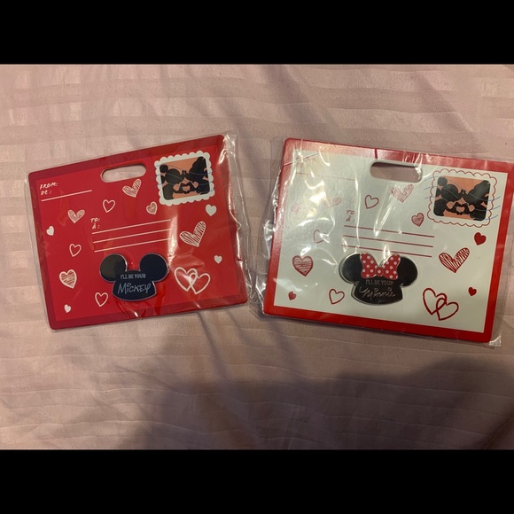 Disney Mickey and Minnie Matching Pin Set - Picture 5 of 6